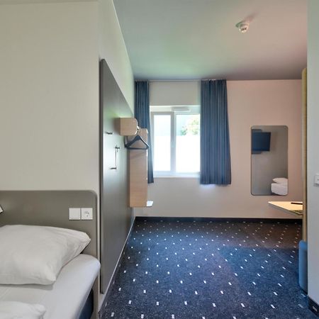 B&B Hotel Bielefeld-City Bagian luar foto